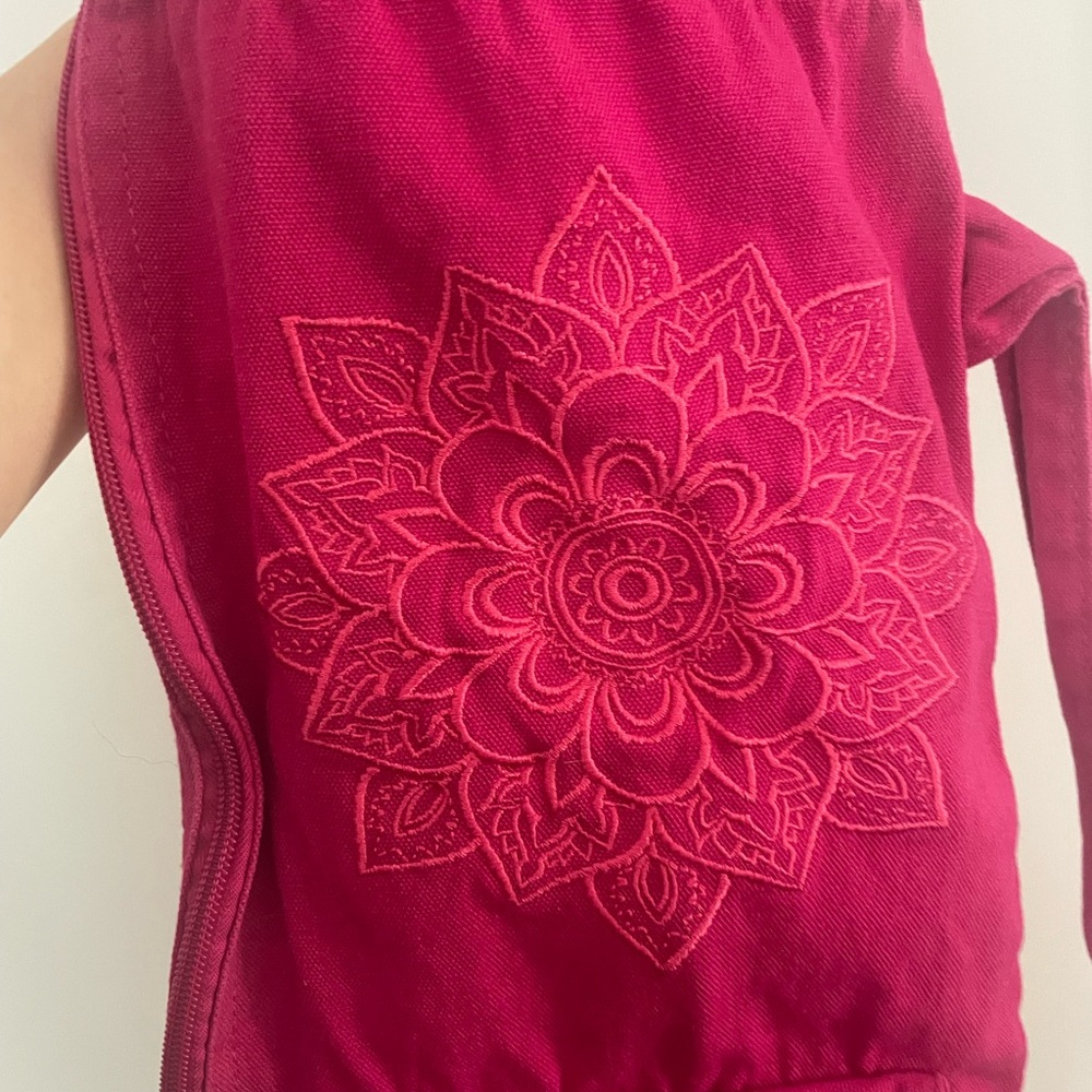 GAIAM Pink Yoga Bag with Embroidered Flower